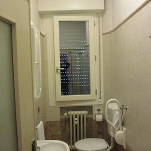 Camera grande con letto king size